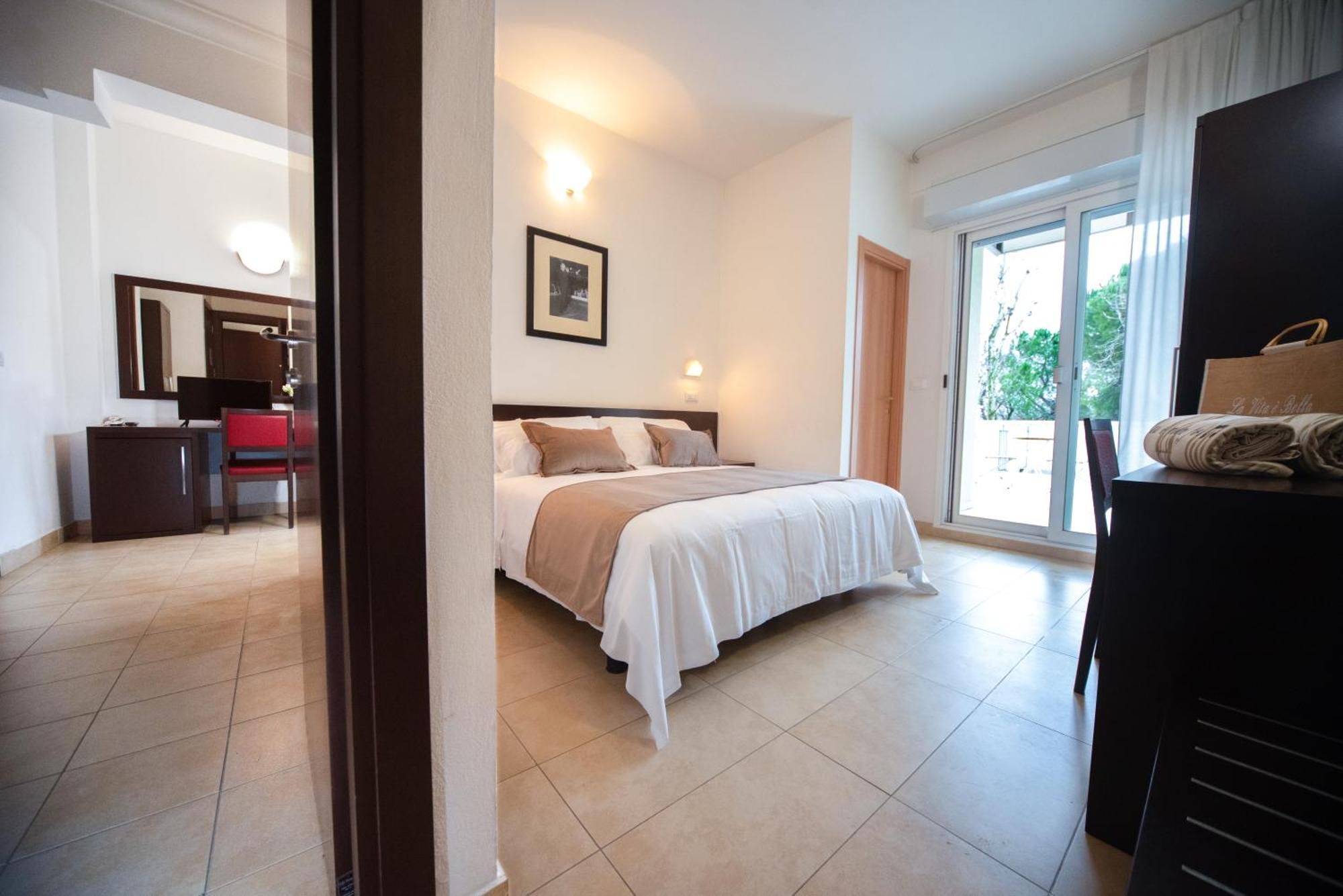 Union Park Hotel - Sul Mare Con Piscina Riscaldata -Idromassaggio -Spiaggia - Parcheggio Hotel Riccione